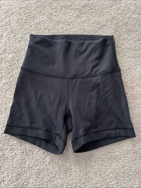 Lululemon Women’s Size 4 Compression Shorts